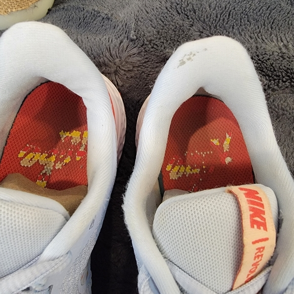 Nike the Women's Revolution 5 Running Shoes - Picture 3 of 14